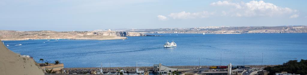 Apartamento Seaview Luxury Penthouse With Shared Swimming Pool Għajnsielem Exterior foto